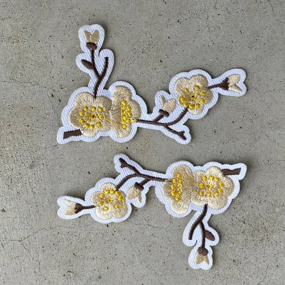 Embroidery Patches Iron On Applique Craft Clothes Flower Patches Lot of 2 - Picture 4 of 9